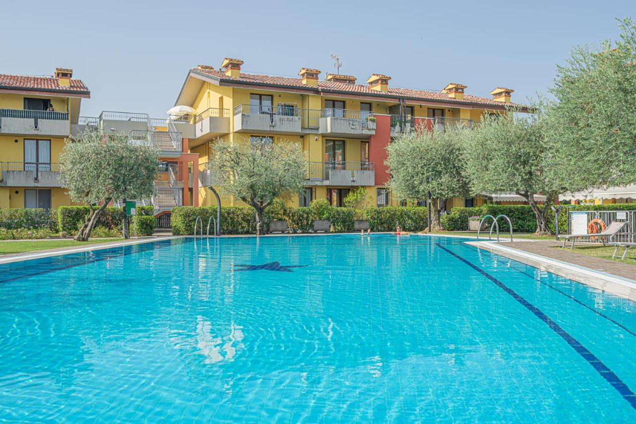 Dolce Vita Family Apartment シルミオーネ エクステリア 写真